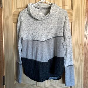 MAURICES grey/dark grey sweater| size M | worn once